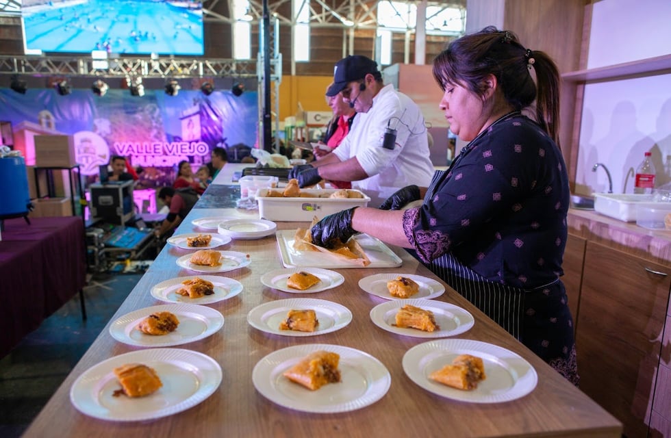 Se abrió la convocatoria a cocineras y cocineros para el show gastronómico del Festival del Poncho