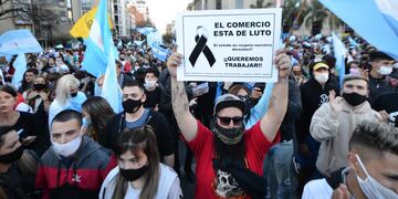 La marcha del 25 de mayo convocó a una gran cantidad de cordobeses (José Hernández)