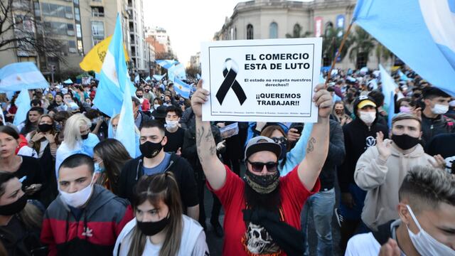 La marcha del 25 de mayo convocó a una gran cantidad de cordobeses (José Hernández)