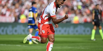 Miguel Borja celebra su gol en el 1-0 de River sobre Boca, en el Kempes, por cuartos de final de la Copa de la Liga 2024.