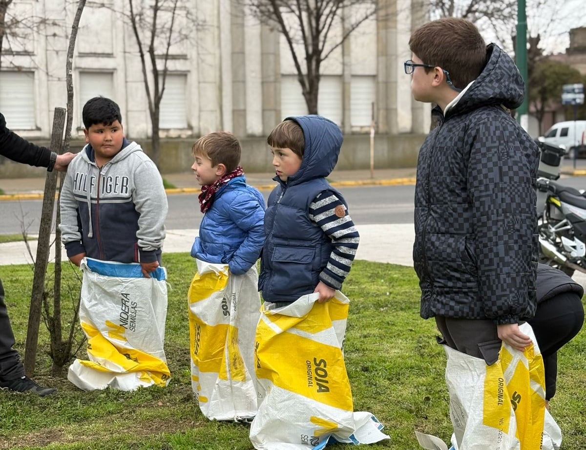 Nuevos Aires festejó el Día del Niño en la plaza San Martín de Tres Arroyos