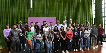 Jóvenes ganan experiencia laboral