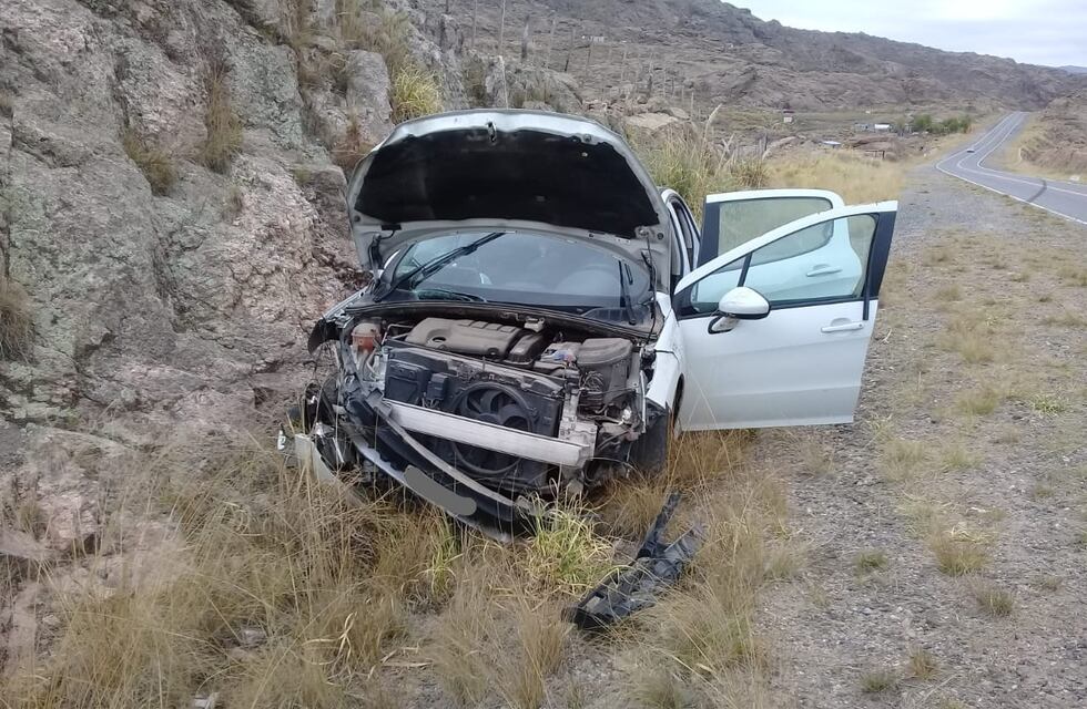 Una mujer se despistó con su vehículo en Altas Cumbres