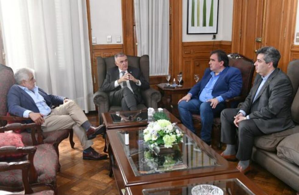 Apoyan a Jaldo funcionarios provinciales