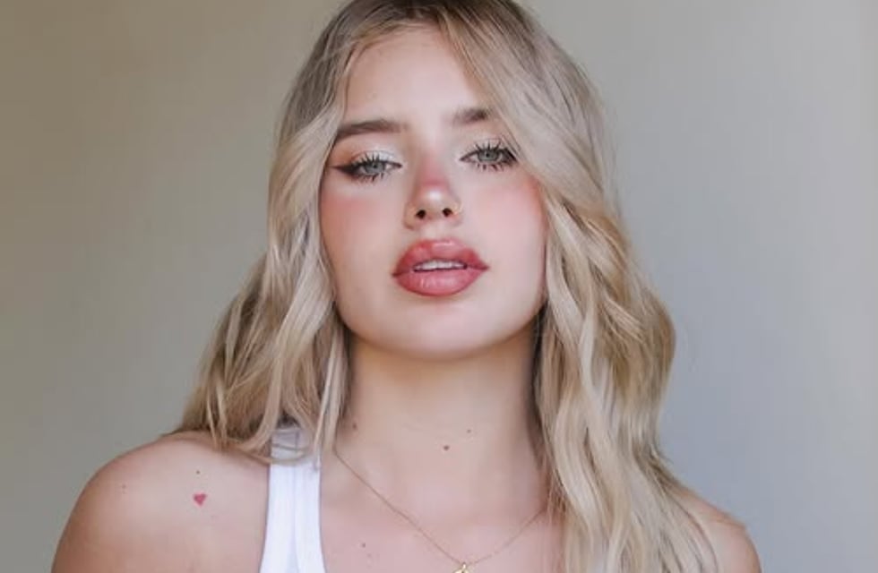 Tras su separación de Nacho Castañares, Coti Romero posó con una microbikini en tendencia