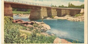 Puente central de Carlos Paz en 1954.