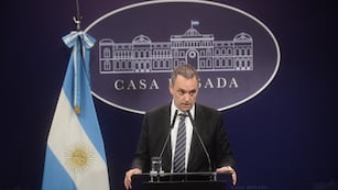 Conferencia de prensa del vocero presidencial Manuel Adorni. (Gentileza Clarín)