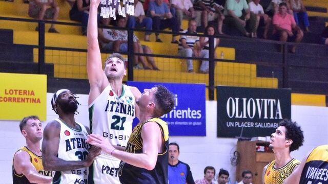 Atenas empezó bien en Corrientes y terminó mal. La racha se extiende a 17 derrotas, tres consecutivas este 2023.