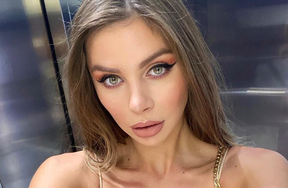 Romina Malaspina se despide del 2021 con un top blanco y short : “Cómo estás terminando tu año”