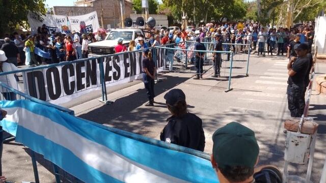 Paro docente en San Juan: siguen las protestas, no hay arreglo y aumenta la tensión social.