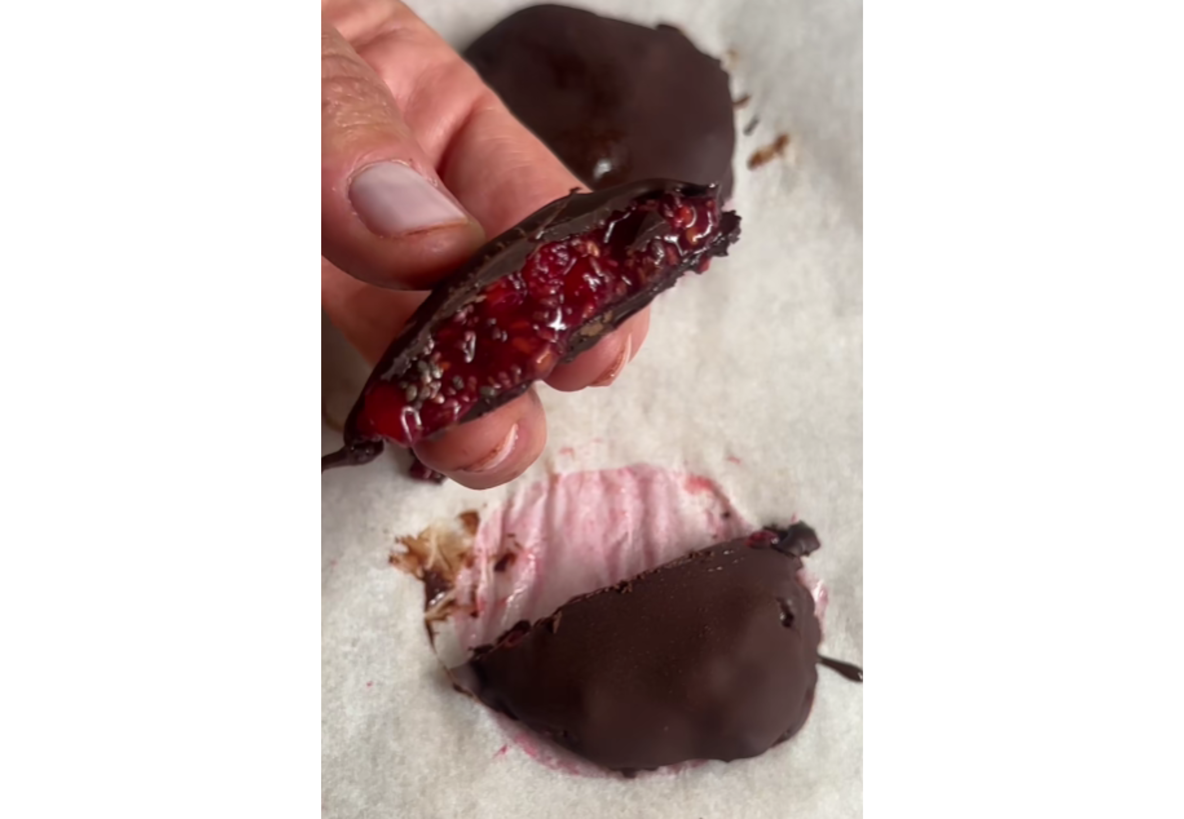 Así queda el snack de frambuesa y chocolate.