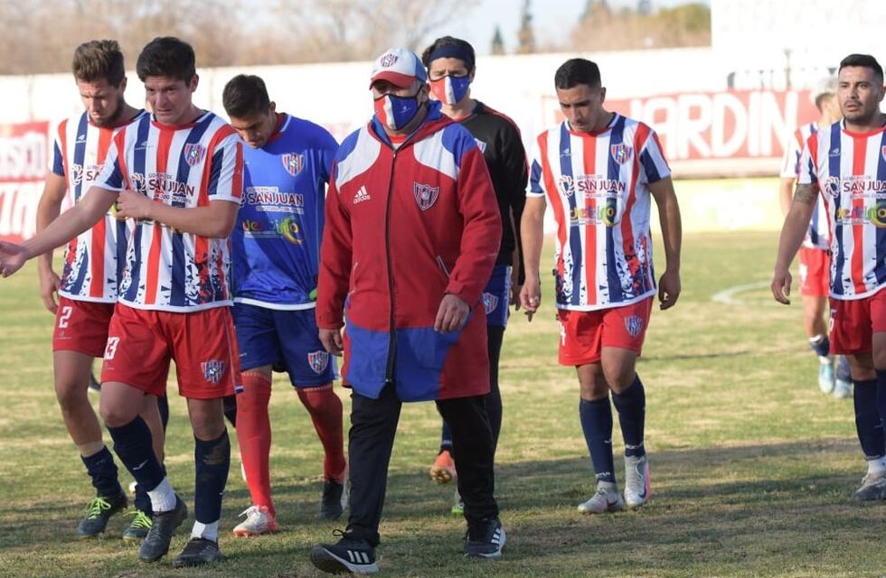 Peñarol en alerta: confirman 2 jugadores con Covid y aíslan a otros 2