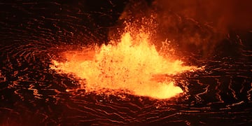 Uno de los momentos de la erupción del Kilauea. M. Patrick / US Geological Survey / AFP.