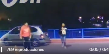 Reanimación de un bebé en el Puente Zípoli (captura video).