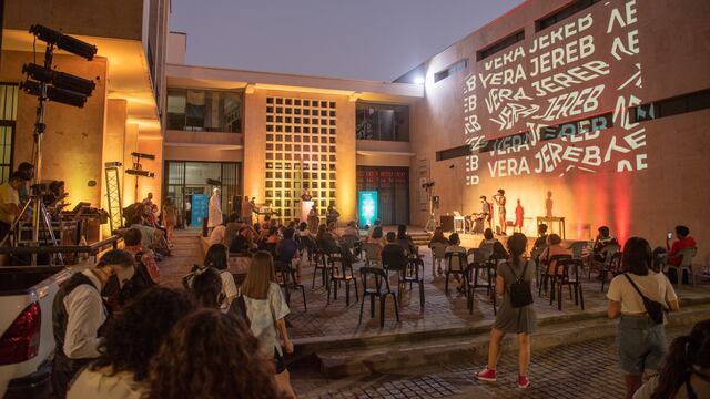 La Biblioteca San Martín reabre sus puertas al público.