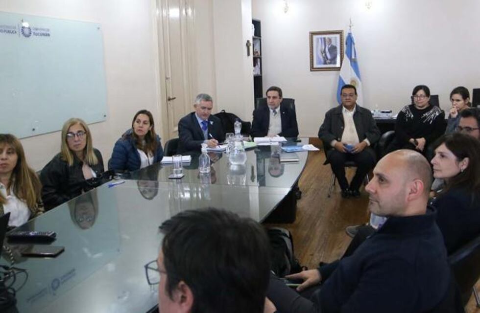 Medina Ruiz: “La buena noticia es que hay algunos departamentos donde ya no hay circulación viral comunitaria”