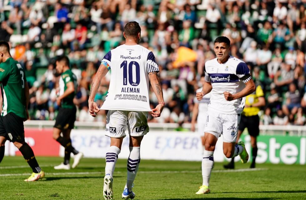 Gimnasia le ganó 2 a 0 a Banfield tras los incidentes en el Bosque y sueña con la Libertadores