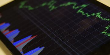 Cómo sacar ventaja de las correlaciones de divisas y ajustar tácticas de Forex acertadas