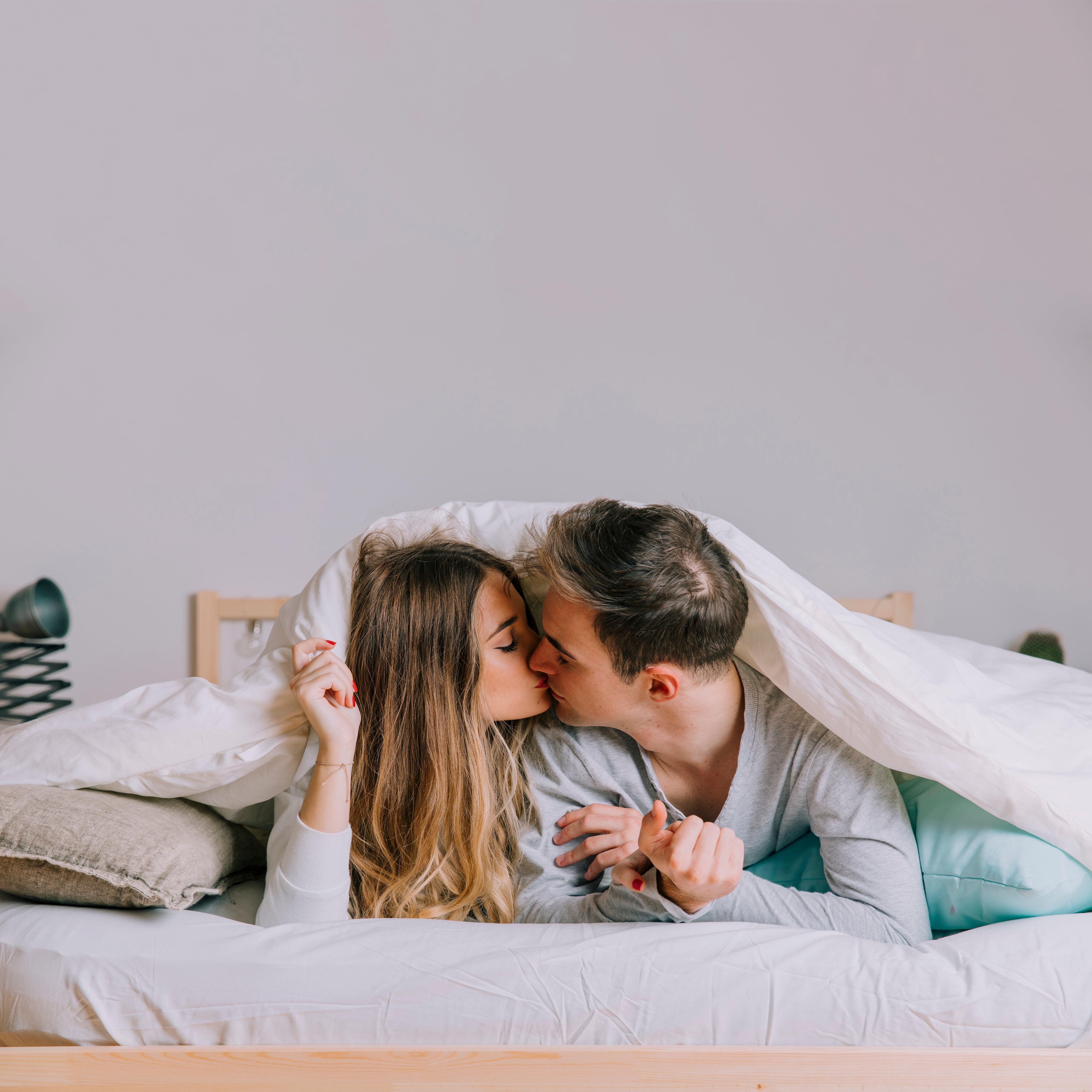 ¿Solteros o casados? Un estudio reveló quiénes tienen mejor intimidad en la cama