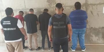Posadas: tras una persecución detuvieron a cinco presuntos estafadores.