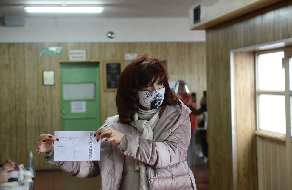 PASO 2021: votó Cristina Kirchner en Santa Cruz y a la tarde vuelve hacia Buenos Aires