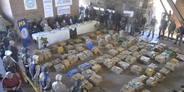 La marihuana incinerada es producto de decomisos de los últimos meses de las fuerzas federales.