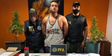 Detienen a policía por venta de drogas de diseño en Santa Fe.