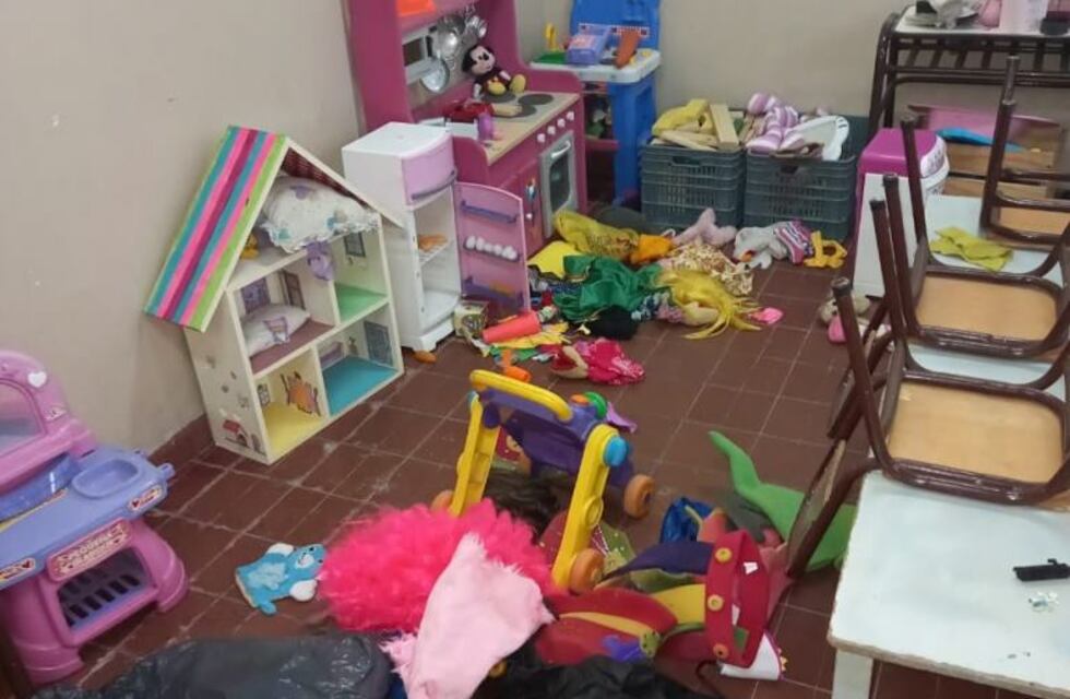 “Por favor no compren cosas robadas”, el pedido del director de la escuela de Colonia Gelman que fue arrasada por delincuentes