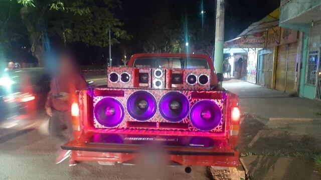 Puerto Iguazú: conductor fue demorado por causar ruidos molestos y por maneja ebrio.
