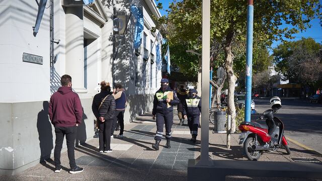La Policía de Tránsito Municipal recorre las calles de la Ciudad controlando, también, el uso del tapabocas.