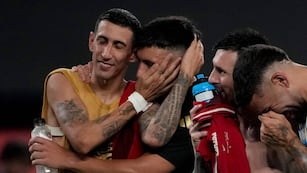 Los jugadores argentinos festejaron pensando en la despedida del futbolista rosarino.