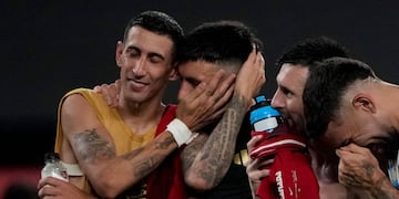 Los jugadores argentinos festejaron pensando en la despedida del futbolista rosarino.