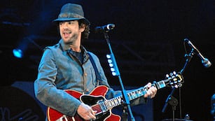 Gustavo Cerati brindando un show. (La Voz)