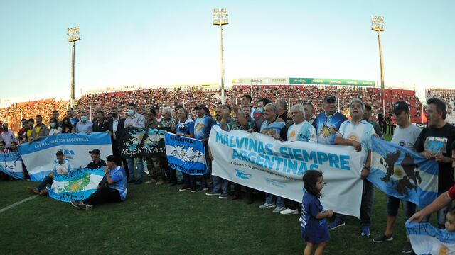 Homenaje en Alta Córdoba para los héroes de Malvinas, en vísperas del 2 de abril (Foto Javier Ferreyra).