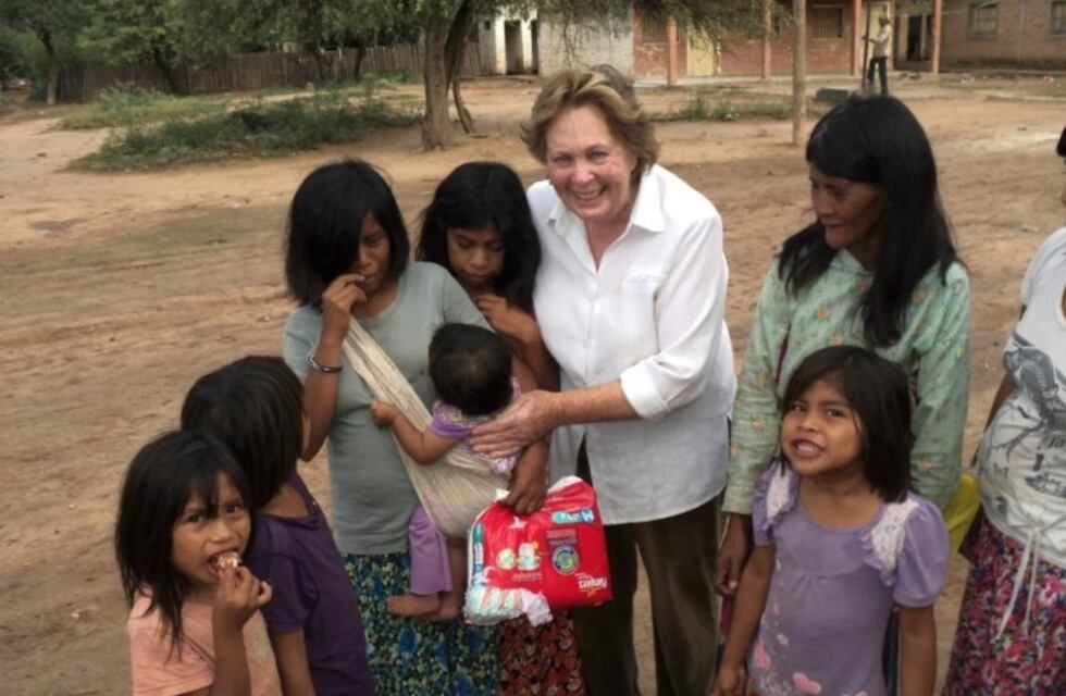 La historia de amor y entrega de Natty Hollmann: de vivir con lujos a recorrer el país ayudando gente pobre