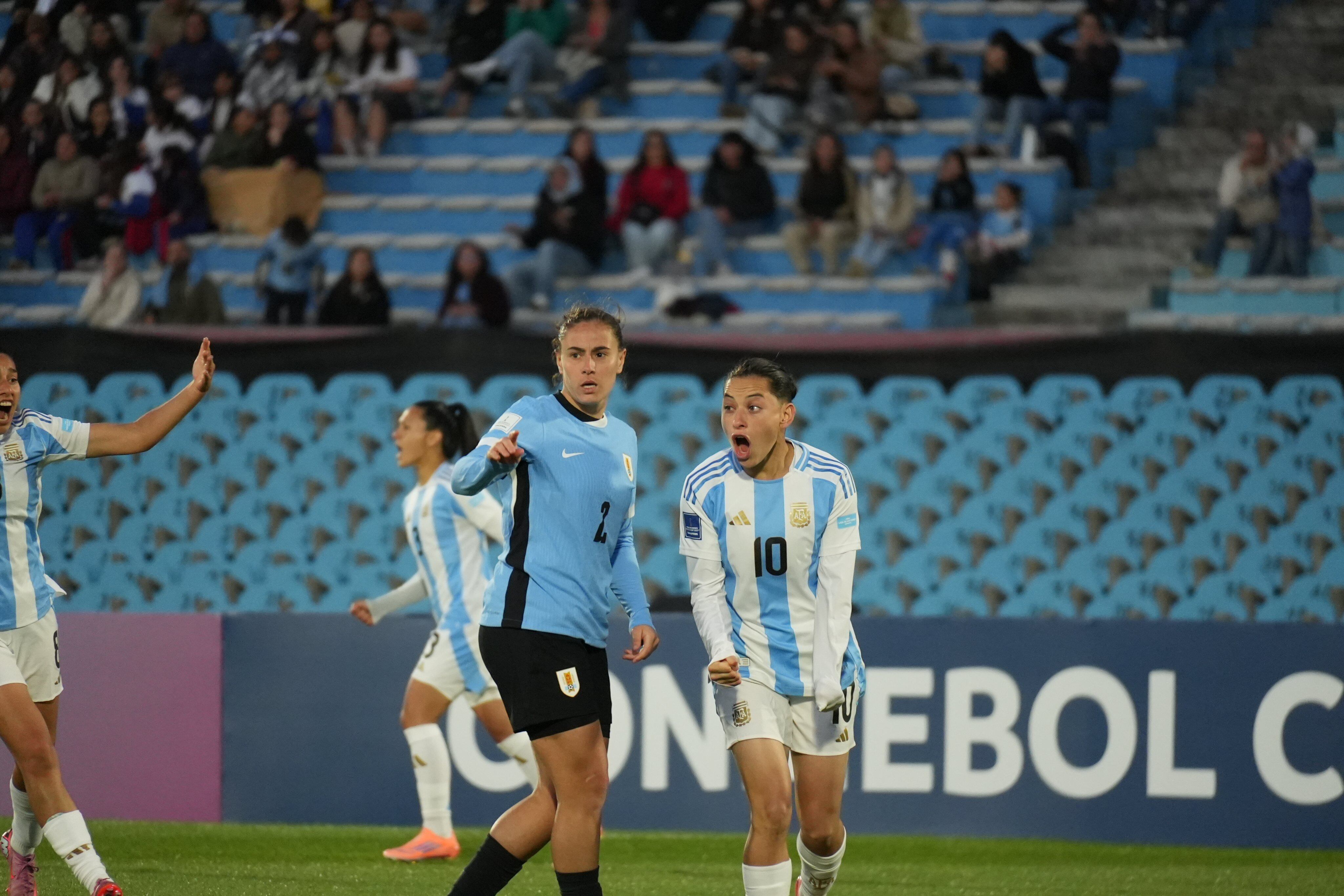 Liga de Naciones Femenina. La selección argentina vs. la selección uruguaya. (Prensa)