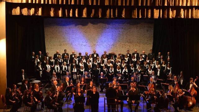 Asimismo, se encuentra abierta la convocatoria para el Coro Municipal Coral Carmina para personas con estudios de canto y/o experiencia coral previa.