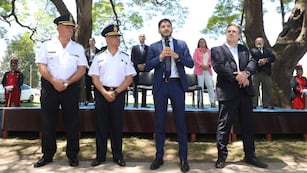 Maximiliano Pullaro y Pablo Cococcioni pusieron en funciones a las autoridades durante un acto en Recreo.