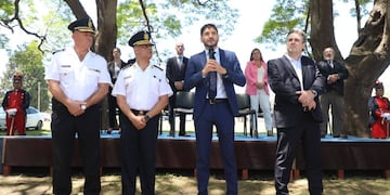 Maximiliano Pullaro y Pablo Cococcioni pusieron en funciones a las autoridades durante un acto en Recreo.