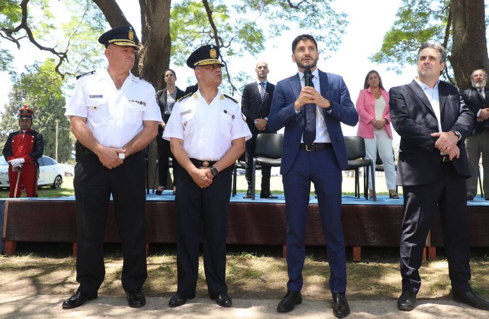 Santa Fe nombró nuevos jefes de policía y tacha la Agencia de Investigación Criminal