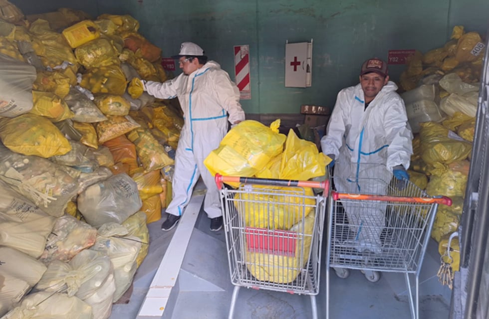 Salud y ambiente: farmacéuticos de Jujuy incineran toneladas de remedios vencidos