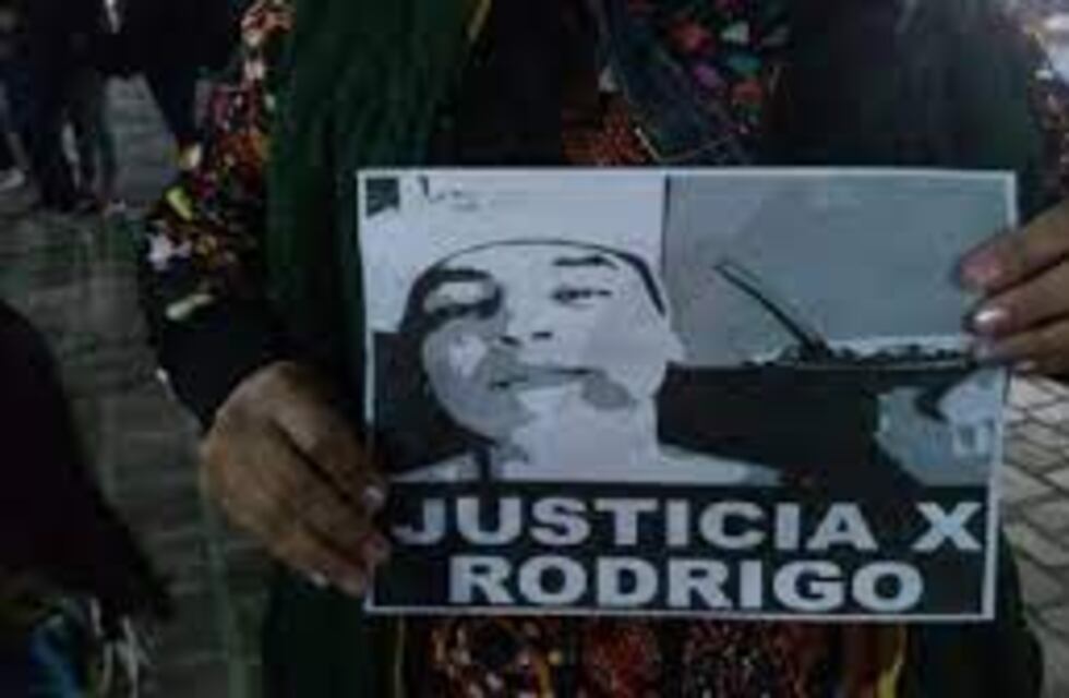 Asuntos Internos de la Policía de Santa Cruz indagó a la madre del joven fallecido Rodrigo Curaqueo