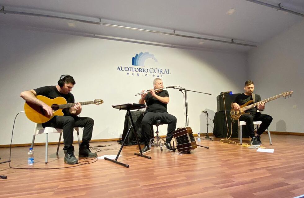 El FOV Trío abrió el Ciclo Unplugged en el Auditorio Coral en Arroyito