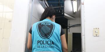 Allanaron una clínica en Monserrat: estaban sin cámara de frío y guardaban cuerpos en estado de descomposición