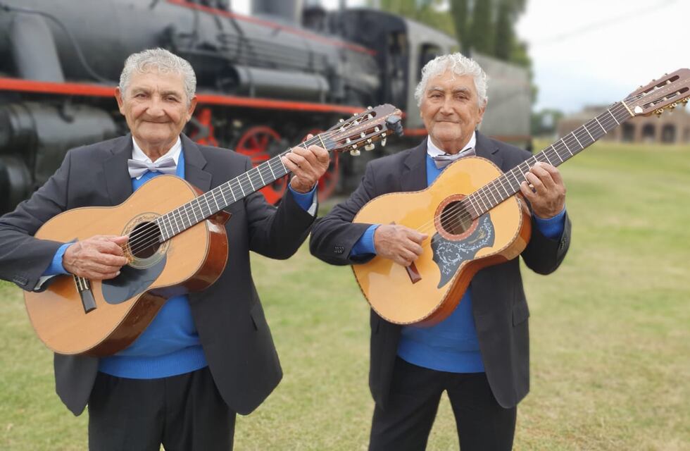Los Hermanos Heredia: 80 años de vida, 76 con la guitarra