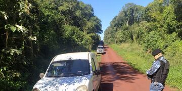 Recuperan un automóvil robado en Puerto Piray.