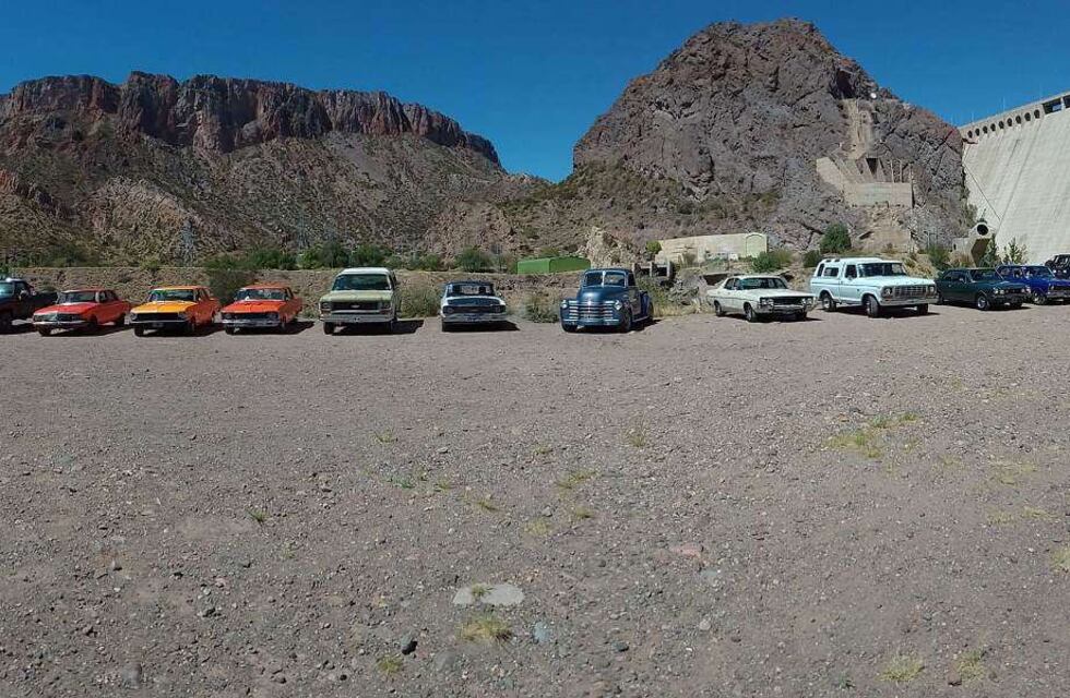 Mi viejo Chevrolet: los cerros, el embalse de Valle Grande y los autos antiguos en un espectáculo visual inolvidable