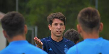 Diego Placente comanda a la Selección Sub 17