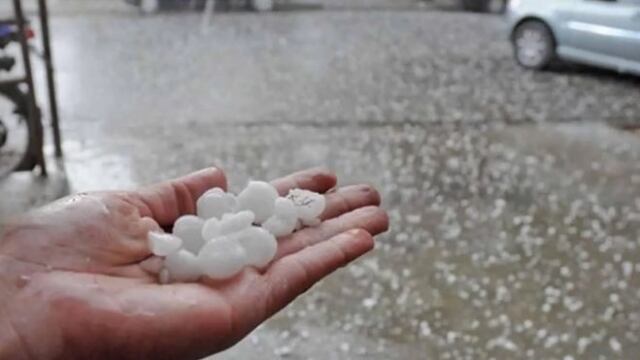 Tormenta de lluvia, viento y granizo