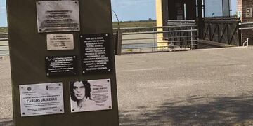 En la costanera central también se recuerda a Carlos Jáuregui, Pía Baudracco y otros referentes.